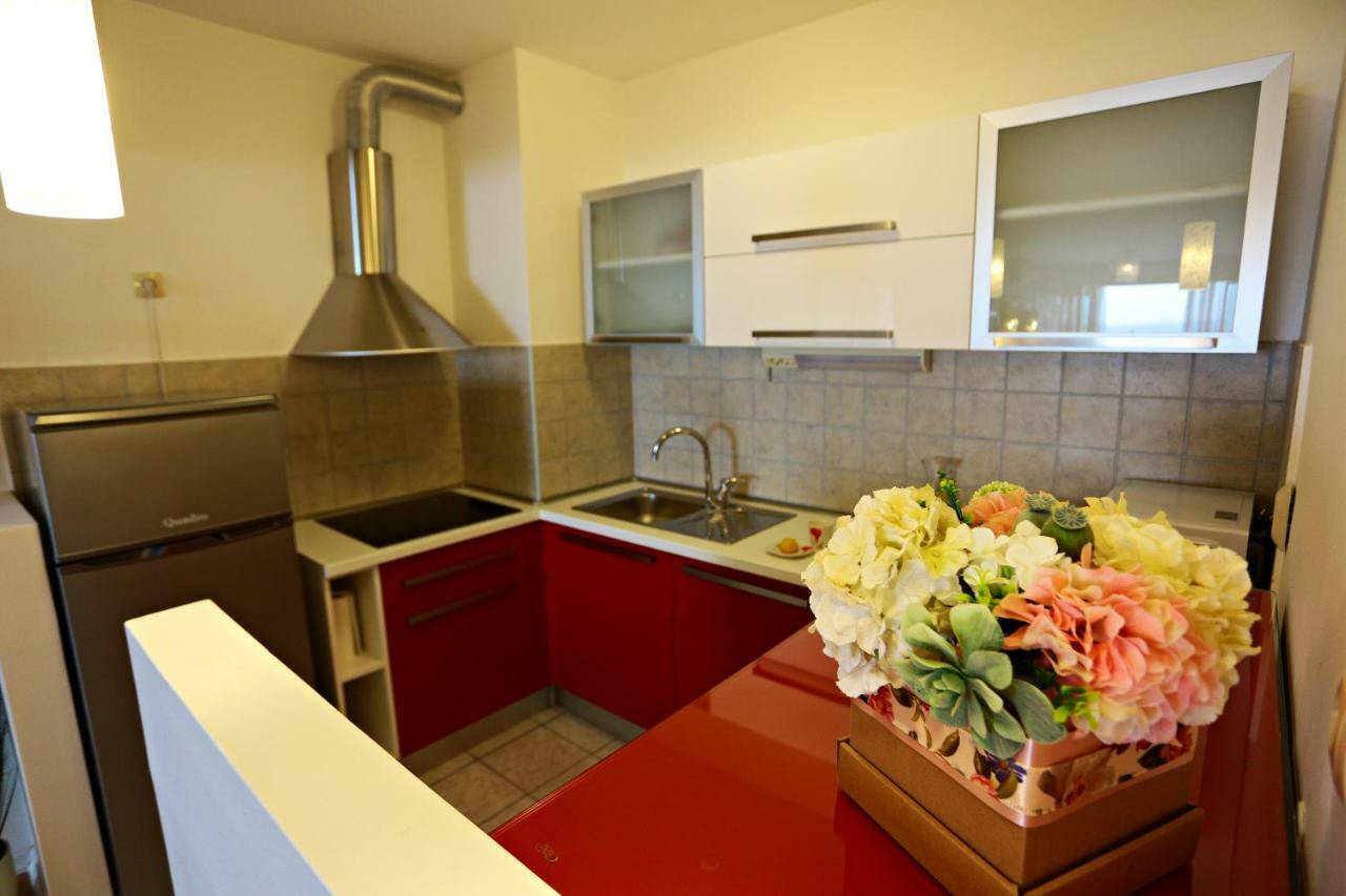 Apartman Lucita Сплит Екстериор снимка