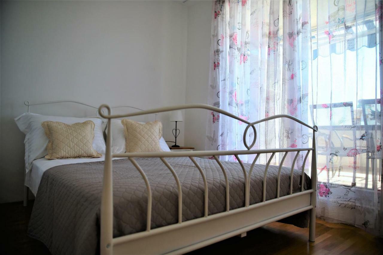 Apartman Lucita Сплит Екстериор снимка